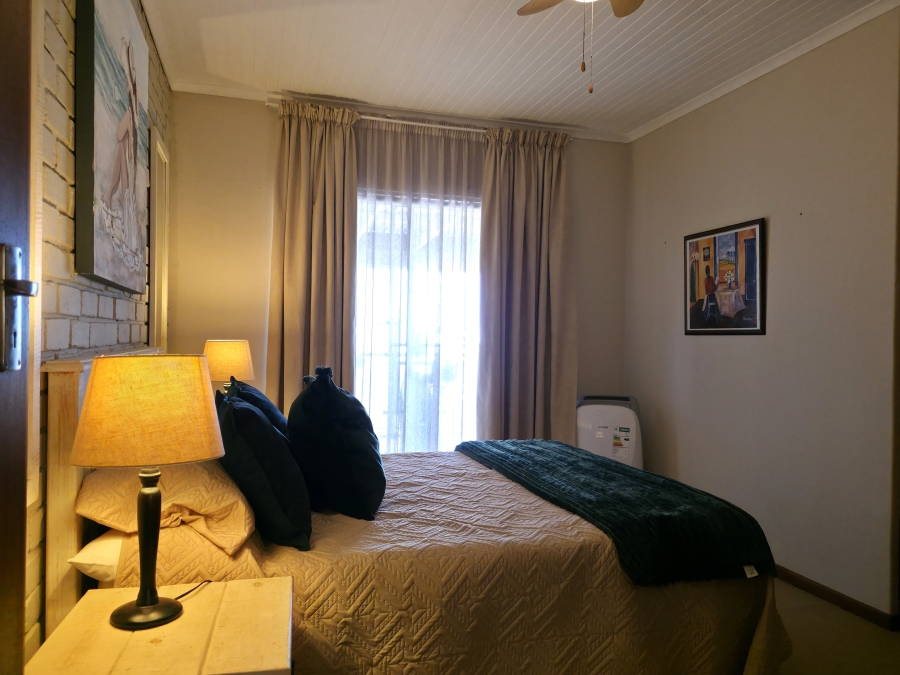 5 Bedroom Property for Sale in Wavecrest Eastern Cape